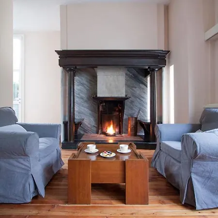 Sleeps 10 With Pool And Air Con Villa